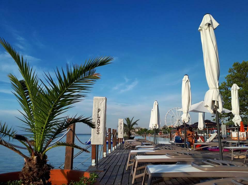 Sosto Apartman Siófok Esterno foto